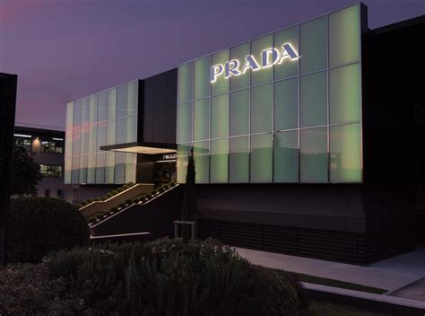 prada outlet leccio